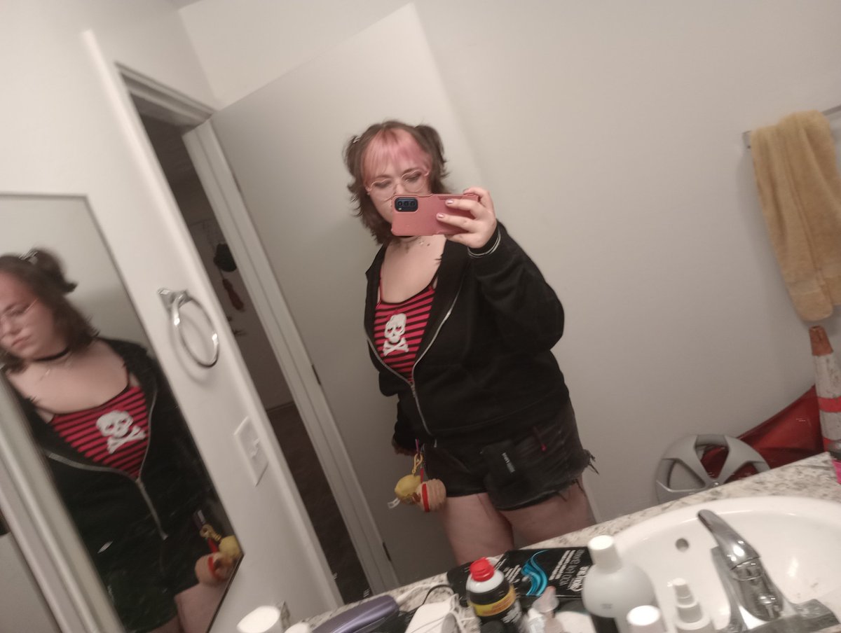 went to a Y2K party :3