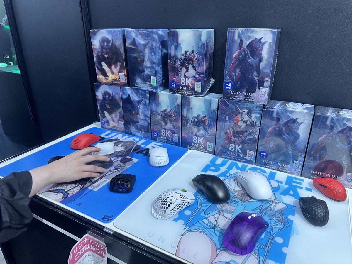 Kei0hirune's tweet image. マウスパッドもカワイイ！
あとこんなに小さいマウス初めてみた！！思ったより持ちやすくて驚いた！！

#Rabbit0