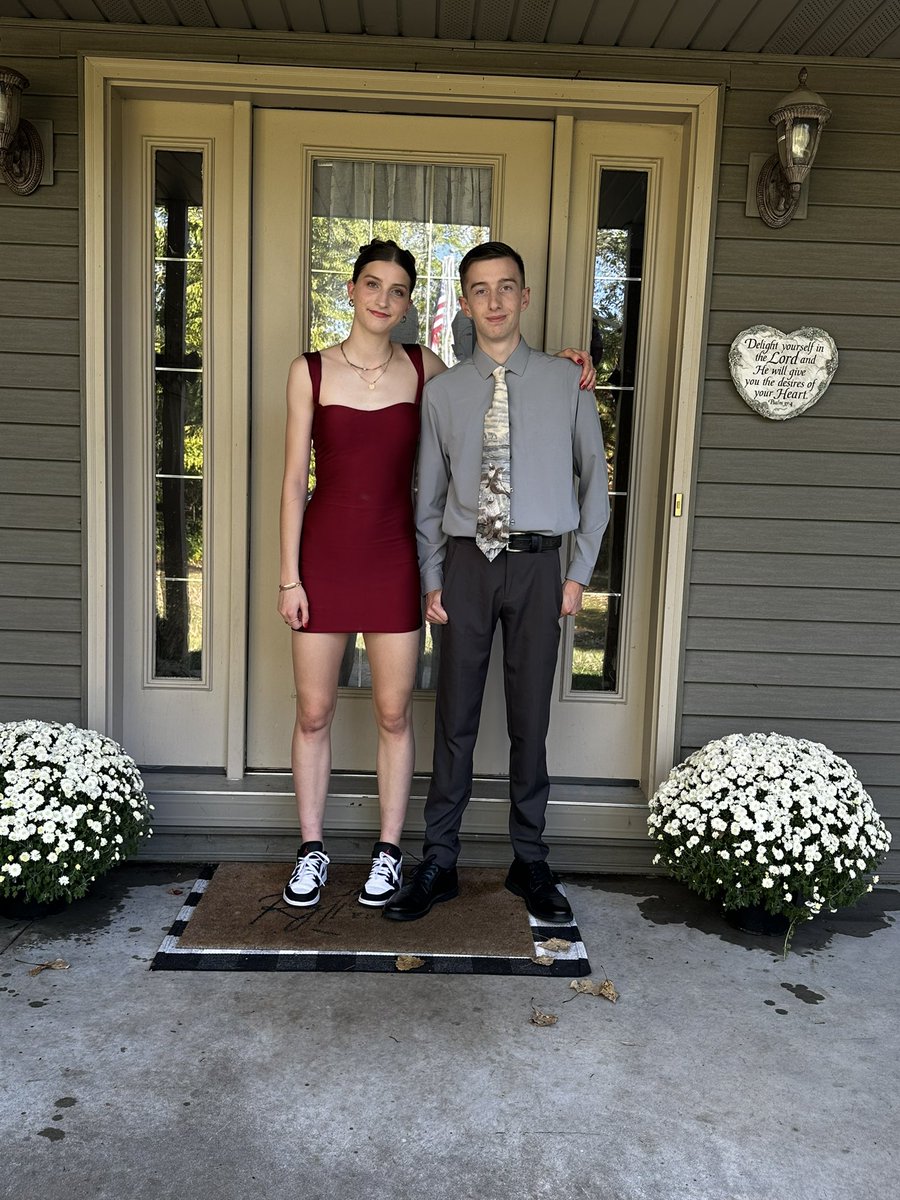 RytlewskiJ's tweet photo. My 2 kiddos off to homecoming.  Anthony is a senior at Saginaw Valley Lutheran HS and OJ a freshman at Bay City Western HS. https://t.co/CYJO6hCeaz