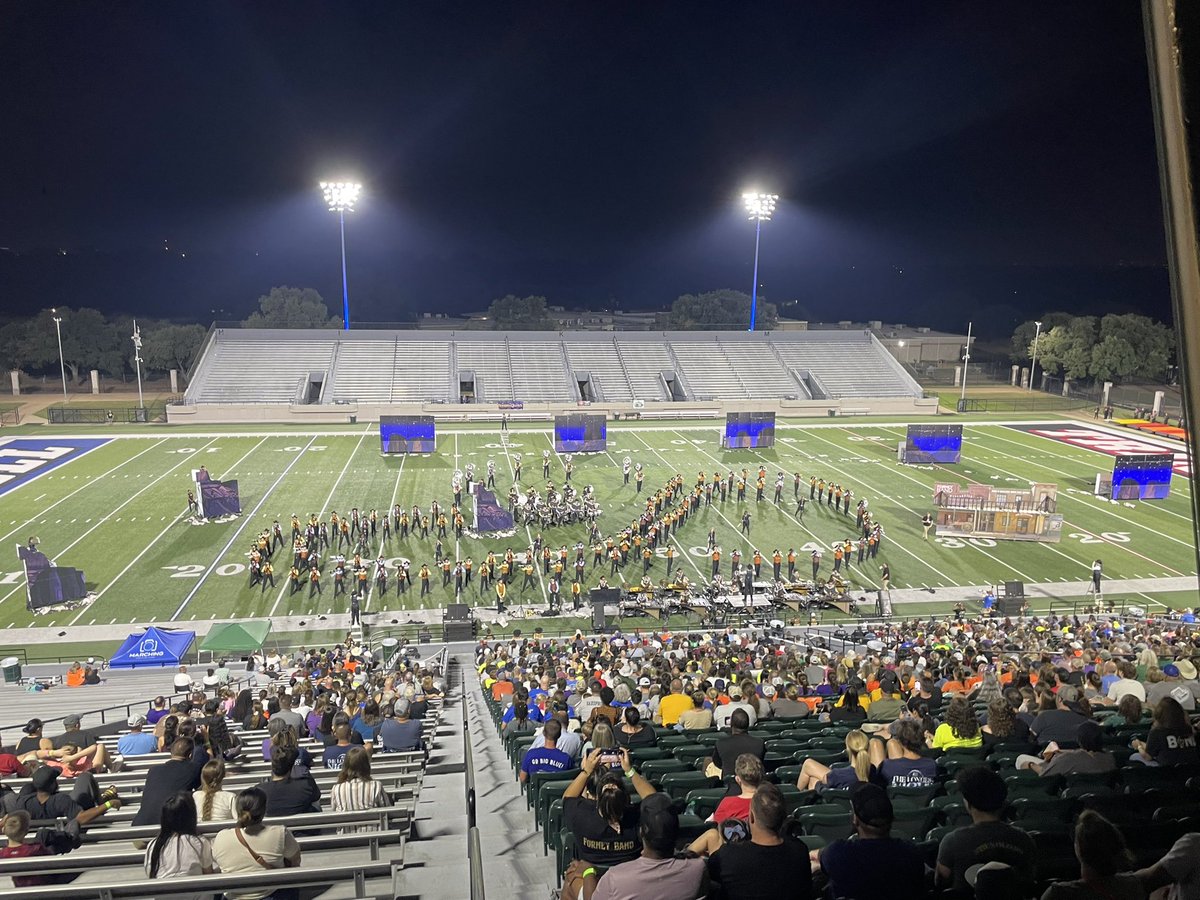 HEB Marching 🎶 tweet media