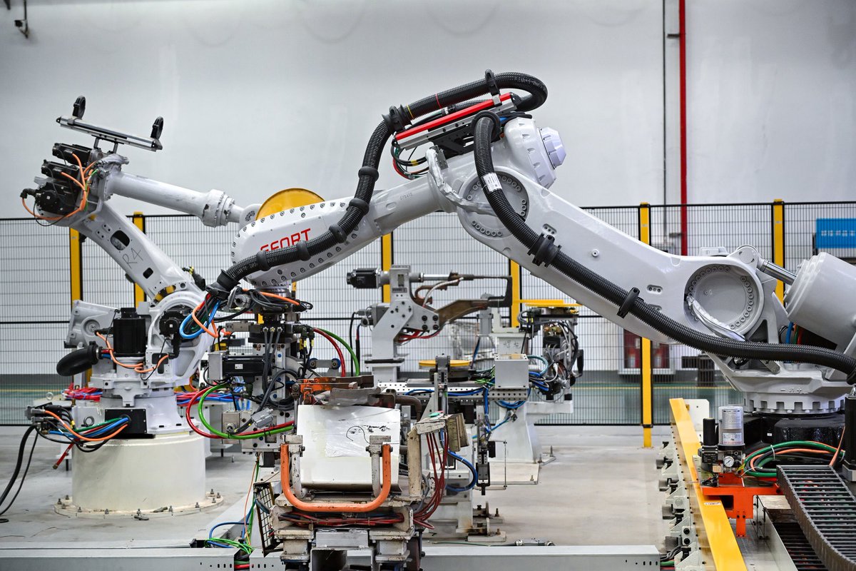 JiningCity's tweet image. #China&apos;s industrial #robot stock reached a record 2,027,000 units in 2024, according to the World Robotics 2025 report released by the Frankfurt-based International Federation of Robotics. Source:China Xinhua News #WorldRobotics #Frankfurt #Robotics