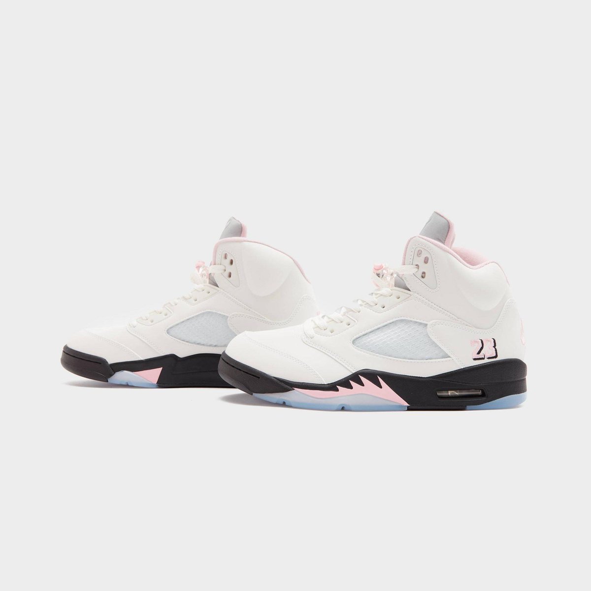 SneakerAlertHD's tweet photo. Air Jordan 5 Retro "Soft Pink" releases October 11th 🌸 https://t.co/86REA4Pedd