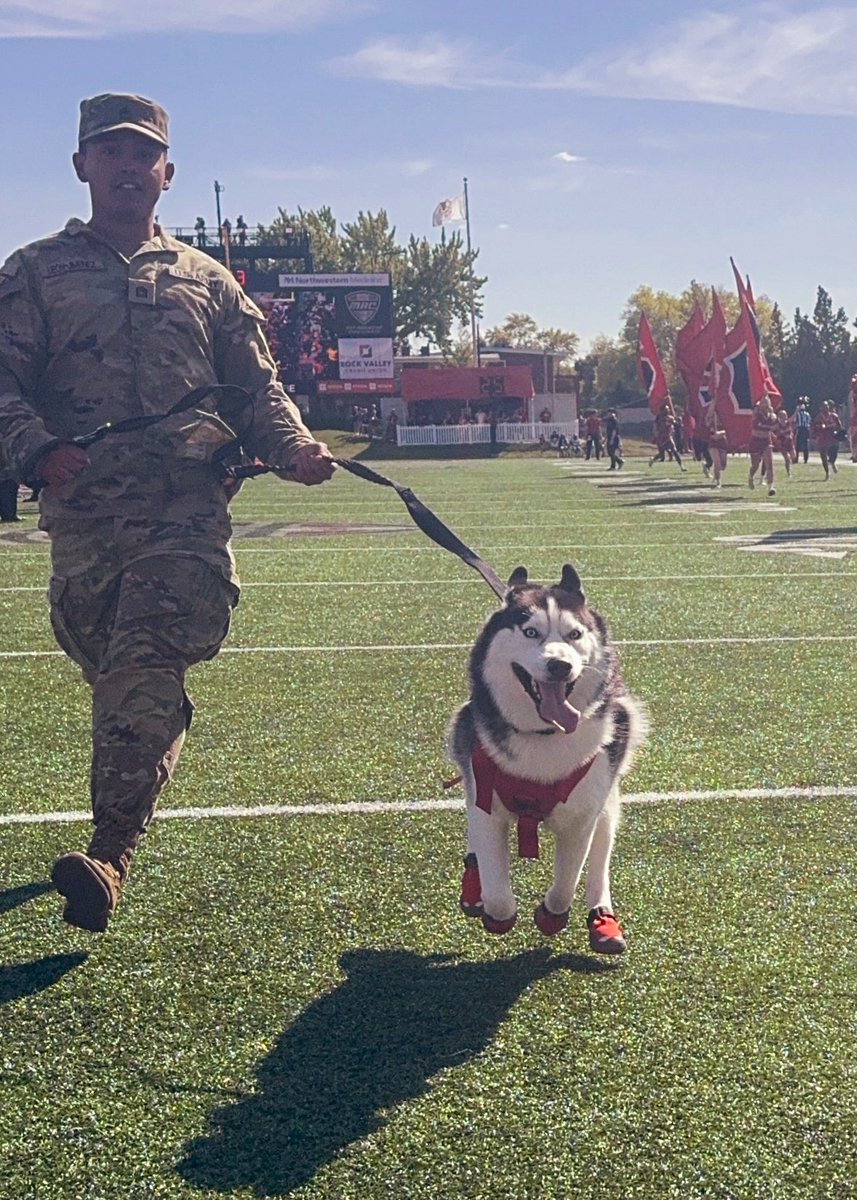 NIUMission's tweet photo. It’s always a pawsome time spending the day with fellow Huskies! I also got to field test my new boots, and met so many visiting high school marching band members! Thank woo to all who visited Mission’s Grove, and I can’t wait to see everyone again next weekend! 🐾 https://t.co/jLQASUh0KY