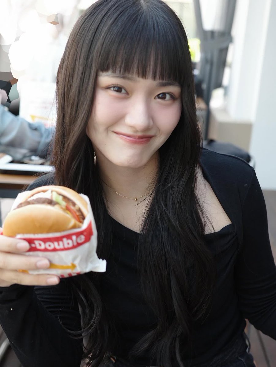 829_karin_'s tweet image. 天ちゃん20歳おめでとう!!!
あのSHOWROOMの13歳天ちゃんを見てたからこそ20歳だなんて号泣レベルです
本当におめでとう
櫻坂46にいてくれてありがとう
これからも笑っていられますように
#山﨑天生誕祭