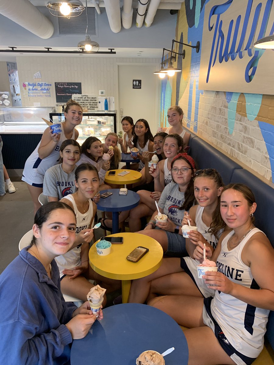 Brookline_FH's tweet photo. 2-0 L at Weston on a hot 🥵 afternoon…. so lessons learned over a cool treat🍦 https://t.co/xKO67eKzhV