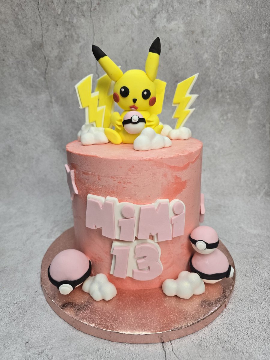 sylphid187's tweet photo. Another Sunday cake day 🤗 Waiting for my client to pick up their order of this pikachu themed birthday cake 🤗
#cakesph #customcake https://t.co/ReuEhj8Bev