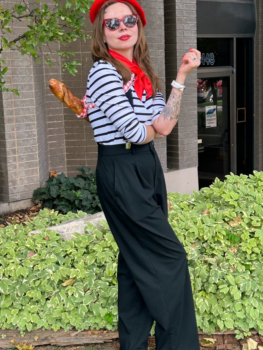 Для официальной съемки фандома в рамках FanX нас было слишком мало, но мы все равно собрались и выкрутились. 
For those who come after