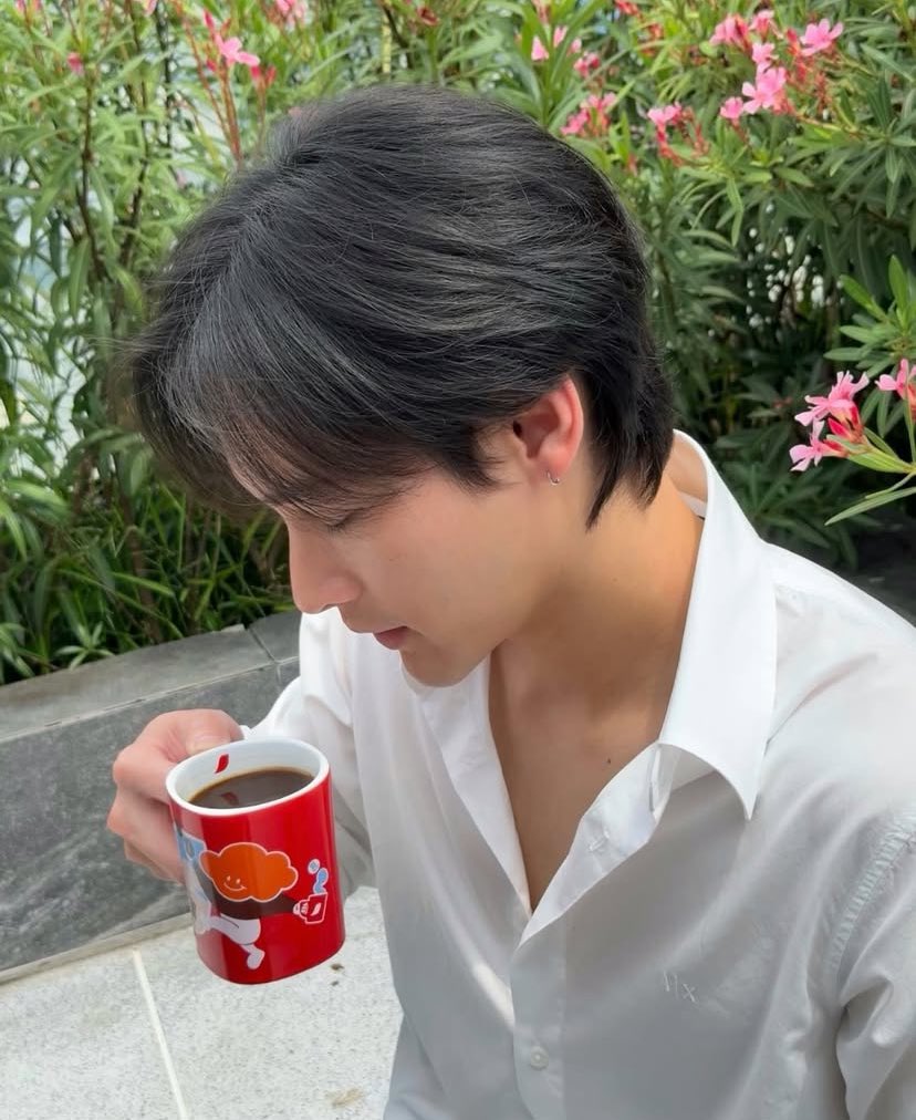 fortrend9pp's tweet photo. กินกาแฟยังงัยหั้ยหล่อขนาดนี้ค้าบ 😾☕️
🔗https://t.co/NqUjslSR3A
#Nescafe #เนสกาแฟ
#เรดคัพกับคุณเพื่อทุกวันทีดี
#number_9th #เก้านพเก้า
#ยิ่งจิบยิ่งใกล้ยิ่งใส่ใจโลก
#เดือนแห่งกาแฟสากล
#CoffeeMonth https://t.co/ri2wNeHq90