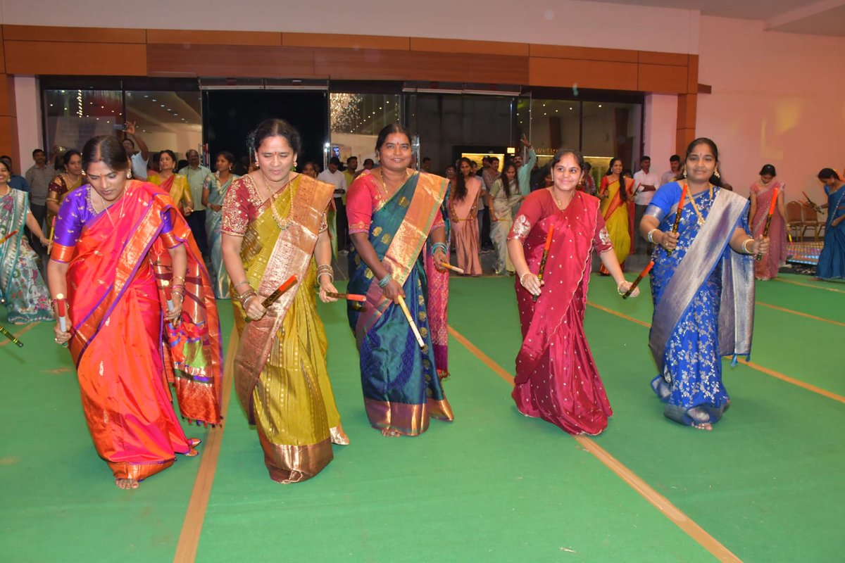 SP Sangareddy (@spsangareddy) on Twitter photo 🌸 Bathukamma Celebrations – Sangareddy Police Family 🌸
• Grandly celebrated under the leadership of SP Paritosh Pankaj, IPS at LN Convention Hall.
• Guests: District Collector, District Judge, Addl.Collectors
• SP conveyed Bathukamma & Vijayadashami greetings to all. 🌸 Bathukamma Celebrations – Sangareddy Police Family 🌸
• Grandly celebrated under the leadership of SP Paritosh Pankaj, IPS at LN Convention Hall.
• Guests: District Collector, District Judge, Addl.Collectors
• SP conveyed Bathukamma & Vijayadashami greetings to all.