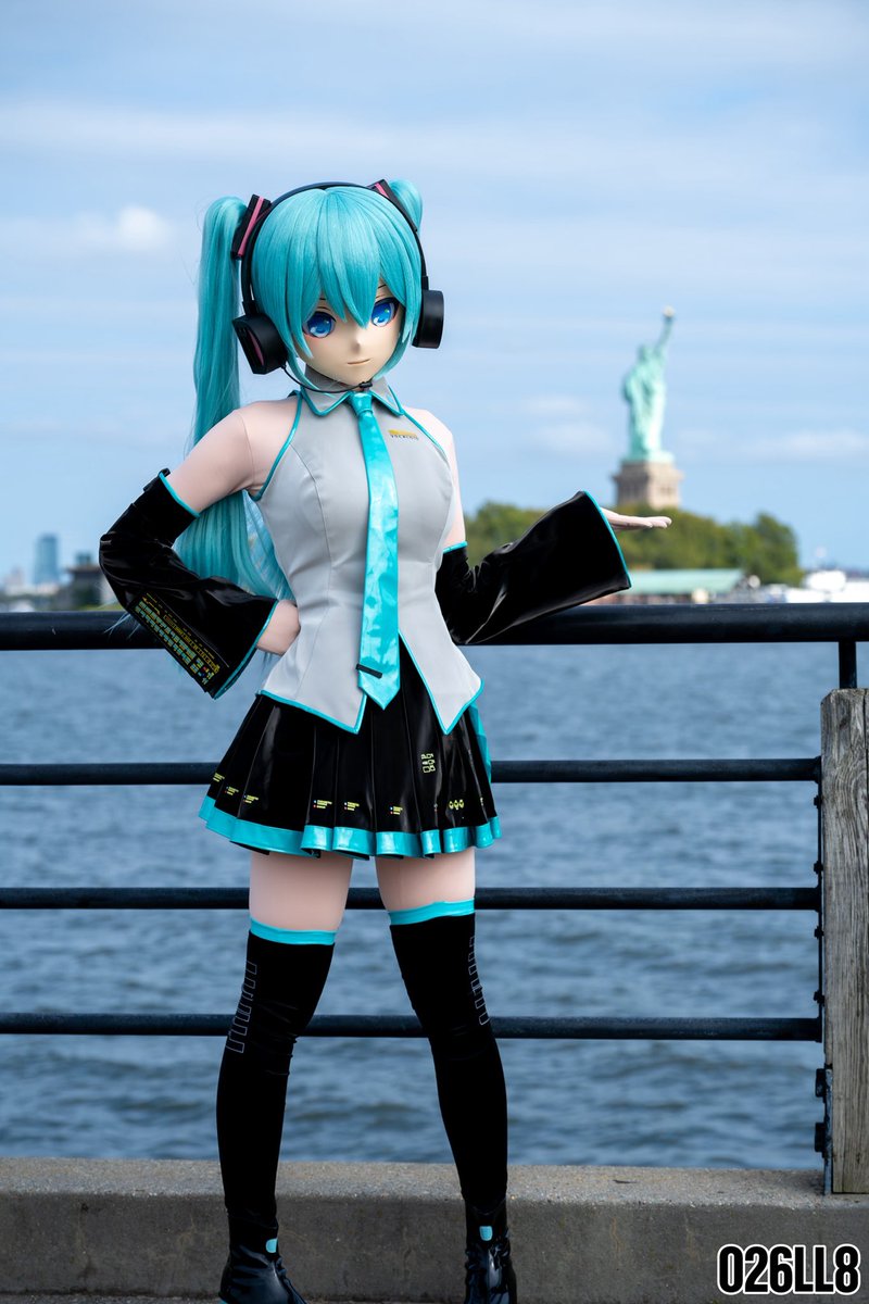 自由の女神像を手に

📸: <a href="/Lemon_poiii/">世纪末的彼岸花</a> 

#着ぐるみ