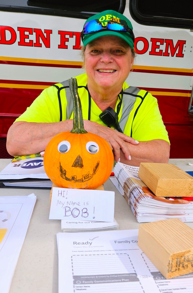 Under sunny, autumn skies Hamden CERT Members volunteered their time to support the 25th Annual Brooksvale Fall Festival. Our members directed &amp; helped park hundreds of vehicles during the 5-hour event. This event welcomes the fall season with food, music &amp; fun for all.🧡