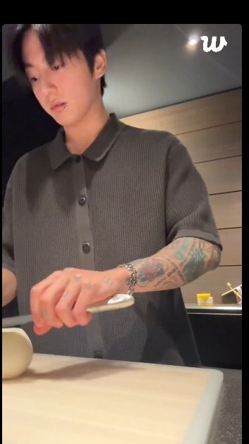 My personal chef ? #jungkook
