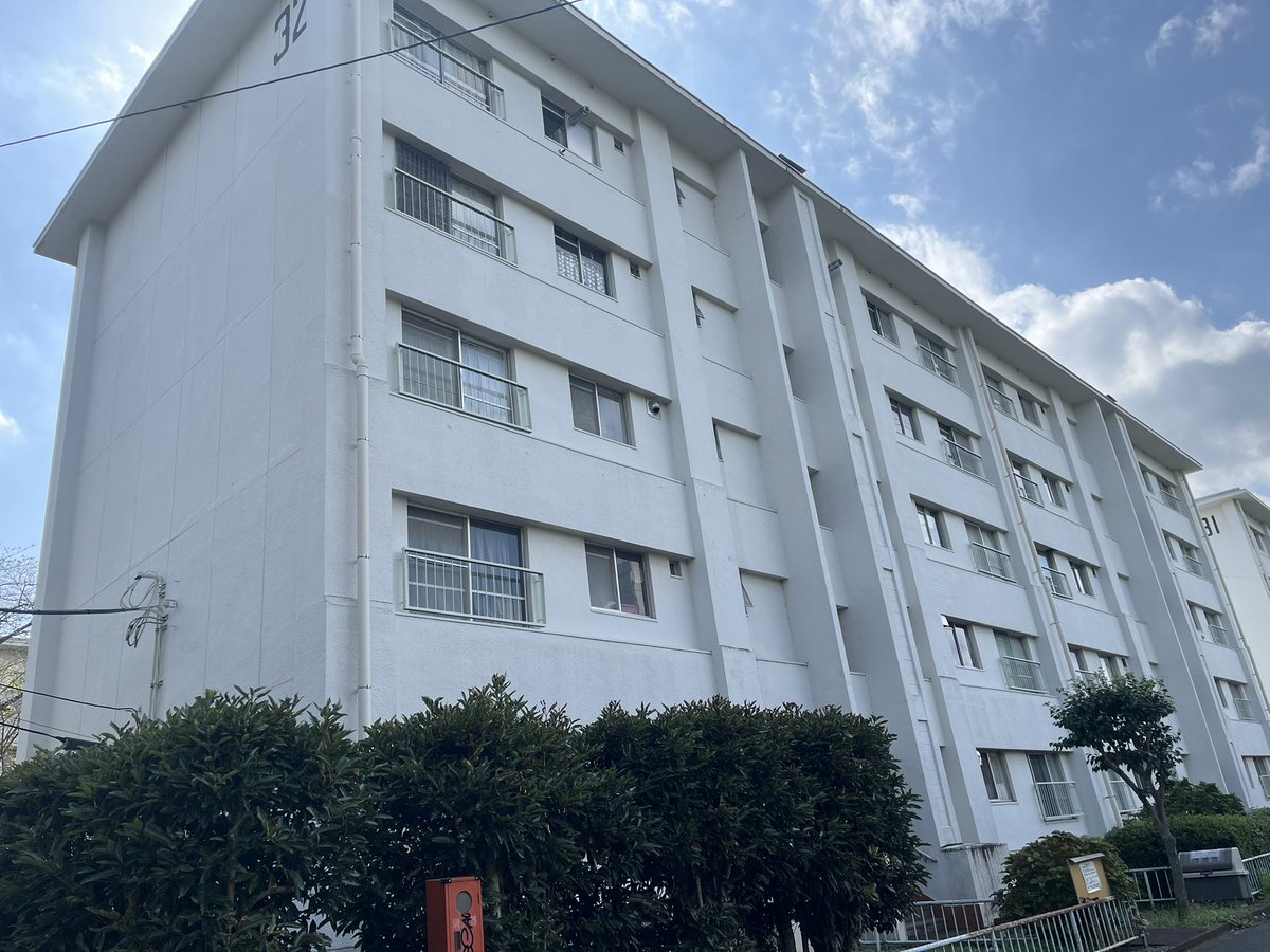 昨日は短編映画の撮影に北府中へ🚃
駅を降りたら広〜い敷地に東芝の会社が！
地名が東芝町‼️
現場に着くまでにコンビニが全く無い😳
今回は死体役〜😜