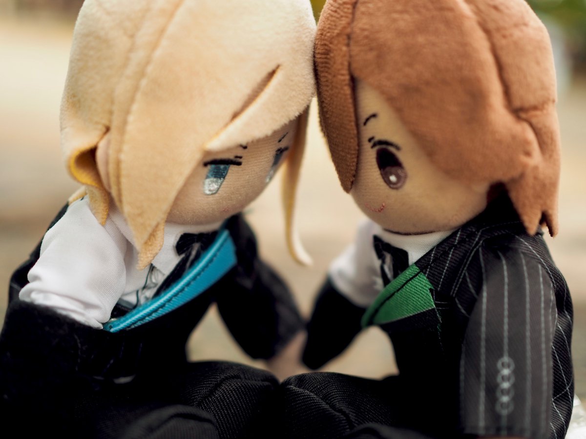 qahlua0123's tweet image. キラキスの結婚式の前撮りしたい！(？)って駄々こねたらAさんが撮ってくれたうちのぬいたちの写真見てください。天才。最高。