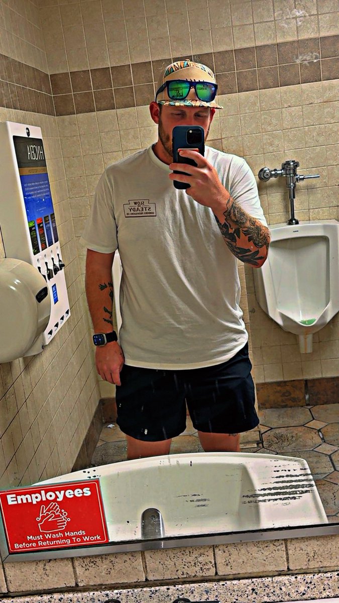 Hung_Southerner93 tweet media