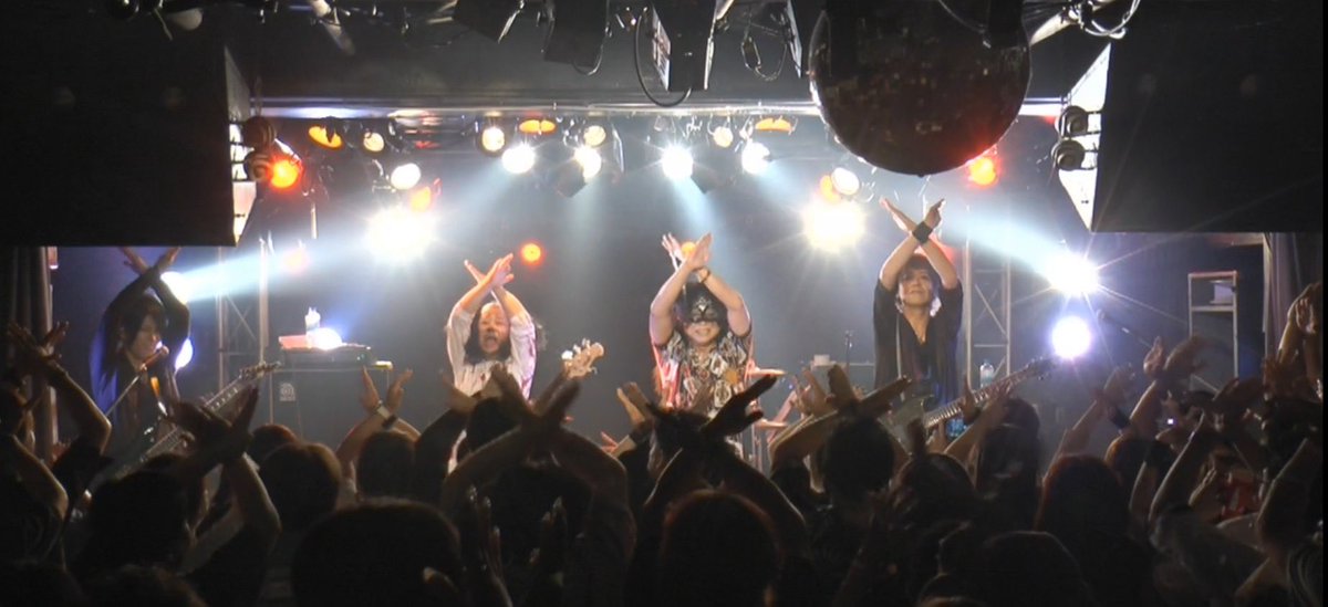 Legens88276's tweet photo. 見よ！この一体感をwww

来てくれた沢山の方々、参加してくれたバンドマン様、ヌマファミチーム！

最高の夜でした！また来年！！ https://t.co/tgFY82OTb1