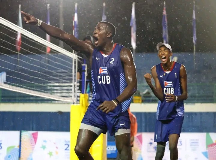 Jorge Alayo y Noslen Díaz ganaron nada menos que a los noruegos Anders Mol y Christian Sørum, la pareja número uno del mundo y máximos ganadores del circuito en 2025. #VomosPorMás #Cuba.