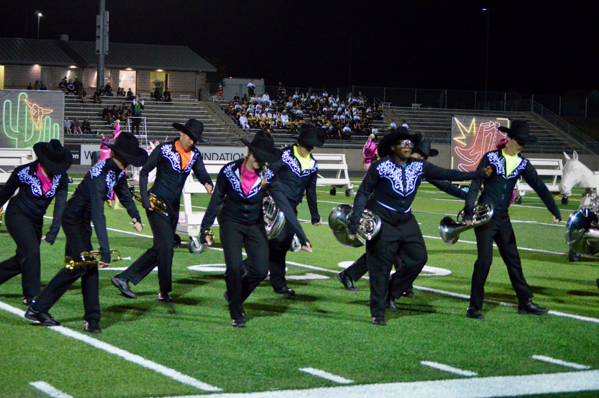 What a way to close down #TMI25 with our very own Neon Cowboys!