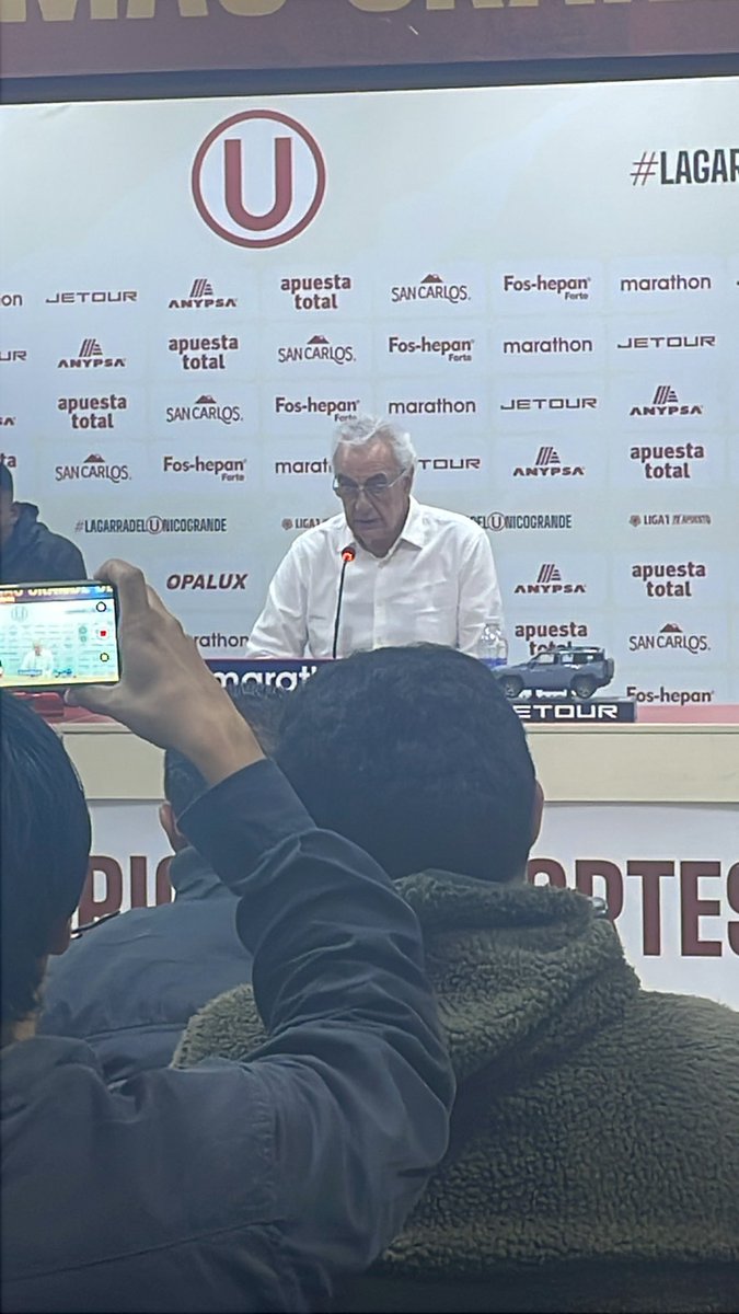 FerLozat's tweet photo. Jorge Fossati: “Paolo Reyna tuvo una fractura de tabique”d https://t.co/vE66zSOes4