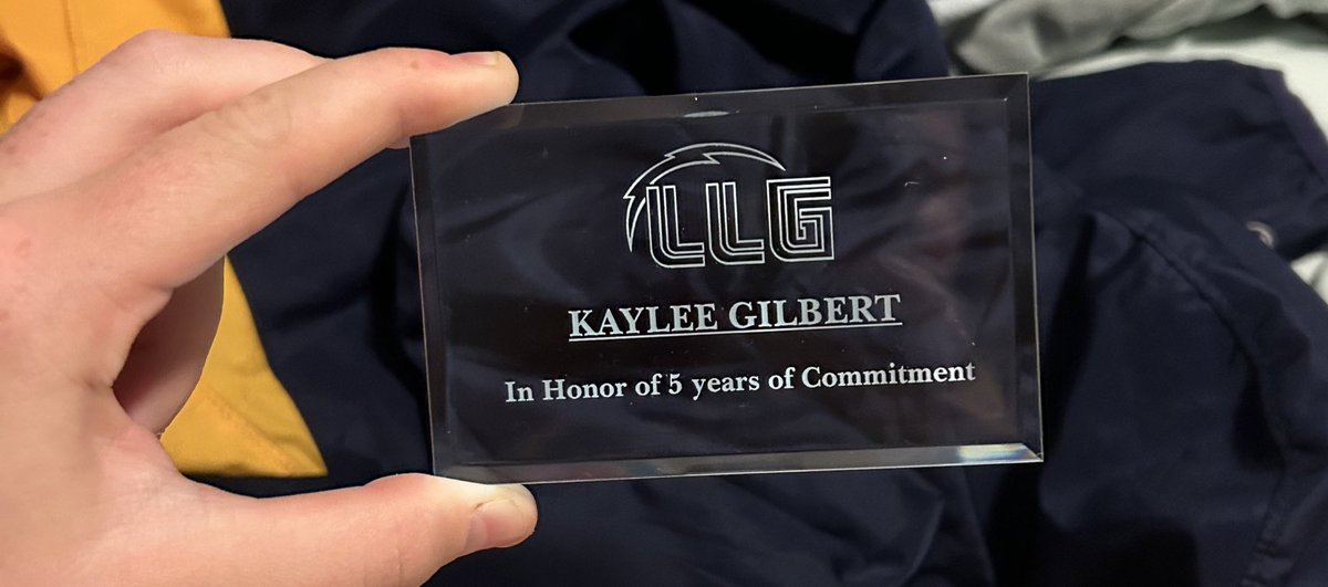 First day of summit went great!! I had a great time at dinner with my sisters and getting recognized for my fifth year playing for LLG!!💙💛#lightitup #getstruck #AllGoldAllGrind