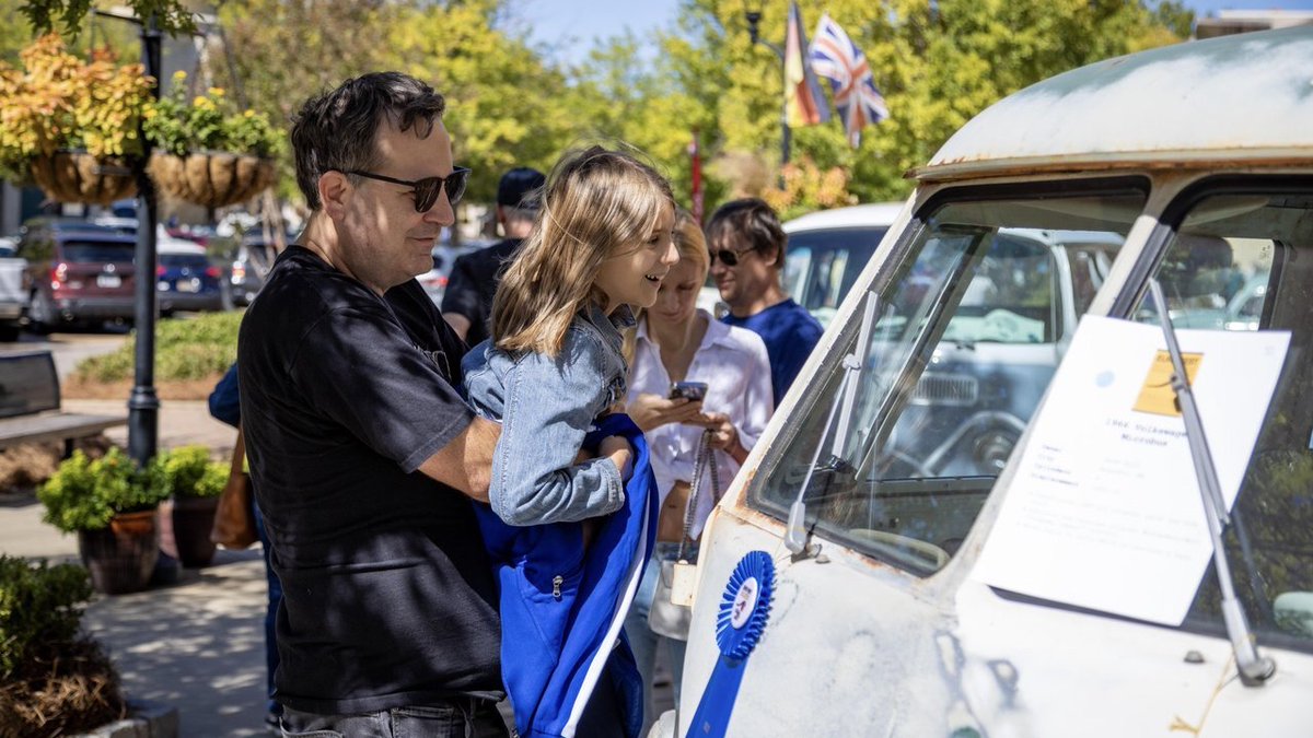 Budget Travel tweet media