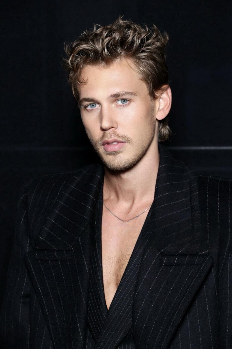 GiselleEvanna's tweet image. Austin Butler attends the YSL  Spring/Summer 24' fashion  show in Paris