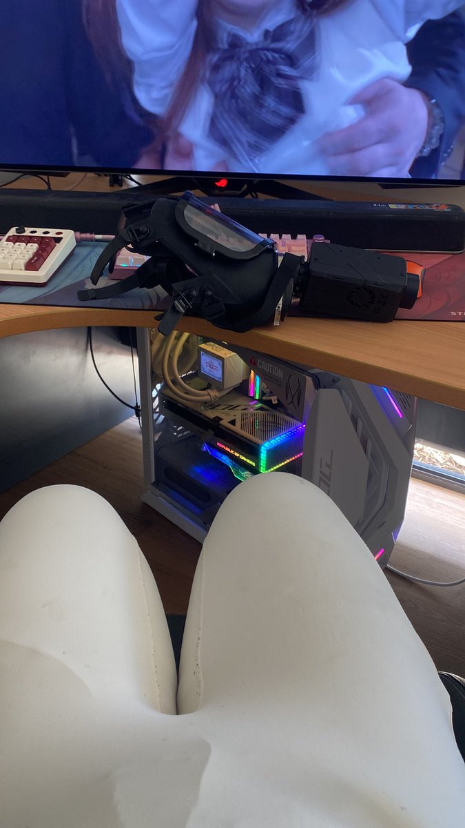 oldsissydream's tweet photo. 充气肛塞灌肠管总在锁贞操带的时候掉出来！虽然好用但品控好差，我的解决方案居然是一次买五个坏了就换。折腾了一个多小时充气项强没电了！上呼吸限制吧 https://t.co/PBDzBUXgJ1
