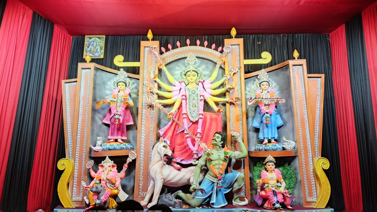 সবাইকে জানাই শারদীয়ার প্রীতি ও শুভেচ্ছা । 
সবার পূজা ভালো কাটুক ,সবাই সুস্থ থাকুন ভালো থাকুন । 
শুভ ষষ্ঠী 🙏
#দুর্গাপূজা2025