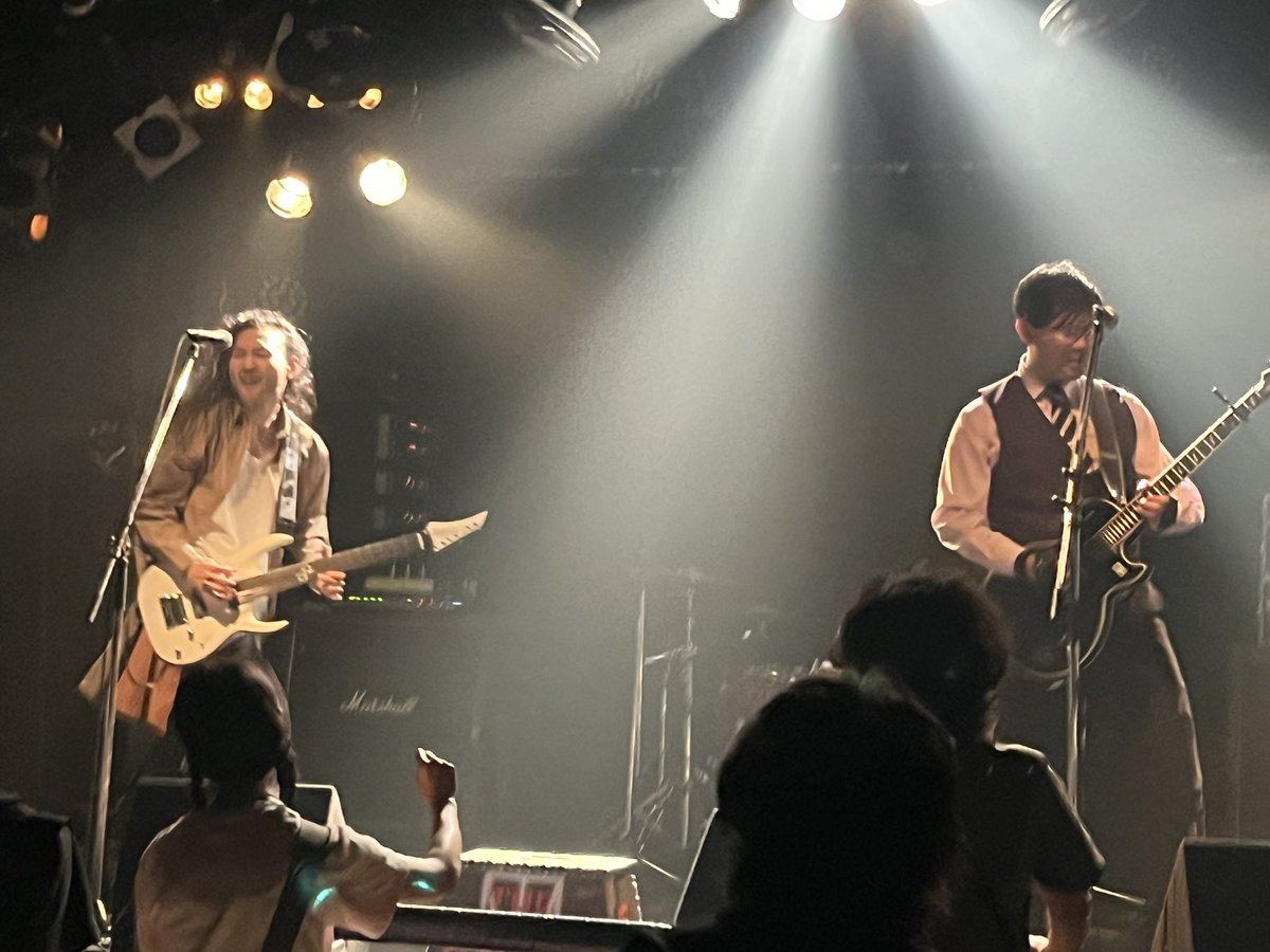 tokknkun's tweet photo. ホワイトルーザー、WATERFALL Bottom TurN 3バンドリリースパーティーありがとうございました！夏が終わり寂しいですが、リベンジマッチとまた来年もみんなで集まれたらサイのコー！ https://t.co/5n74O5NKwC