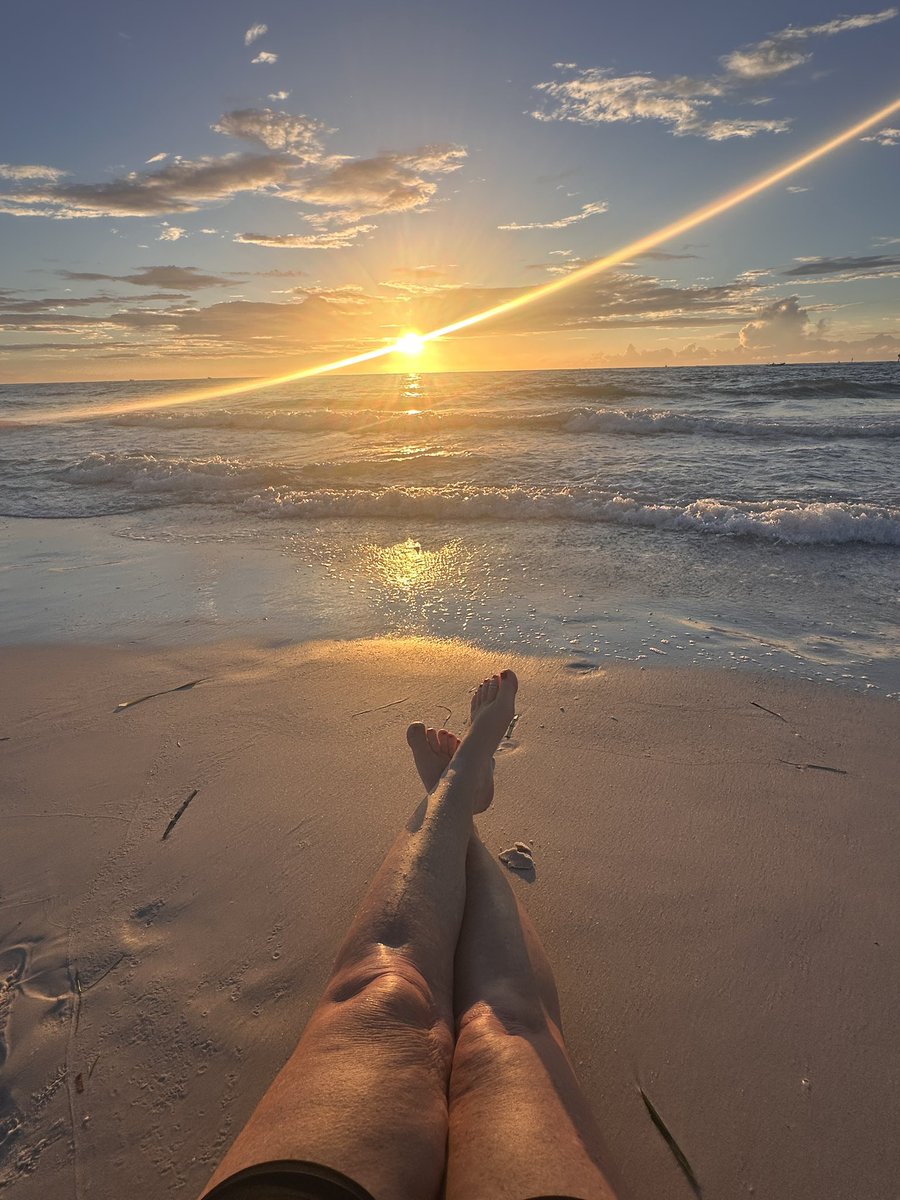 karimirabal's tweet photo. St. Pete sunset kayaking - 🧡 it. 

#SaintPeteBeach #Beach #Florida #Tampa #Networking #KeynoteSpeaker #SpeakerLife #Leadership #Sales #Nakednetworking https://t.co/uAZ30TpGlL