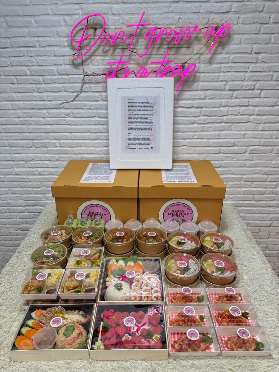 SmartChisaIntl's tweet photo. ꜱᴍᴀʀᴛ ʙɪʀᴛʜᴅᴀʏ ᴘʀᴏᴊᴇᴄᴛs 🩷
Foodsupport for @smart_csnp
Thank you for the sponsor @MISS_AURALIS 🩷
Safely arrived company.
Cr : @smarttyofficial
#smartcsnp #smartchisanupong #CSNP #SmartBDTreasure https://t.co/NMVcEooFcN
