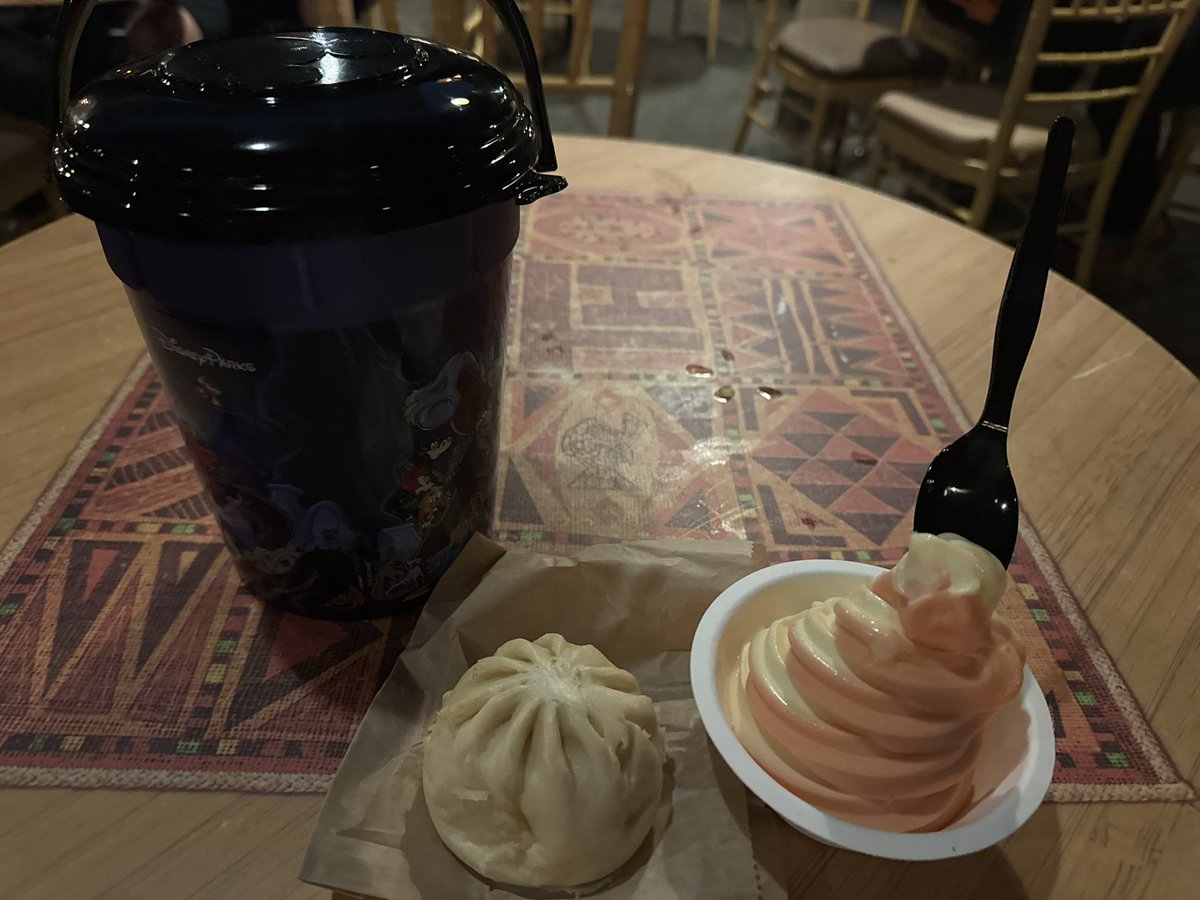 ashleyyclick's tweet photo. Annual Disneyland dolewhip pic ft popcorn and a bao bun https://t.co/NSNWZ53yTD