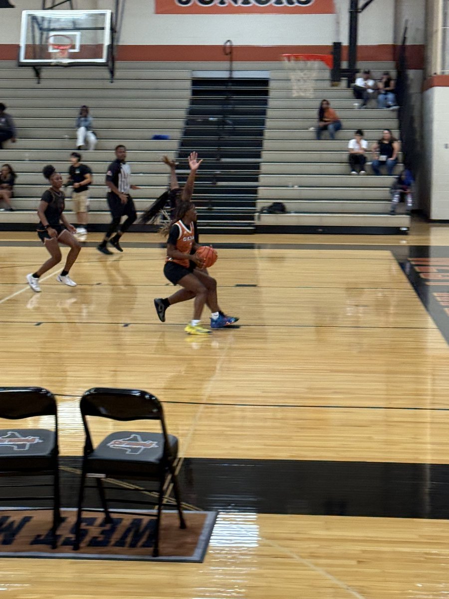 First look at the Lady Longhorns = Strong Start!  Went 2-1 at the Queens of the Court Shootout and came away better than we started.Excited for what’s ahead — this season is going to be a fun one! 🤘🏀🔥 #BELIEVE #HornsUnite #HookEm 

S/O to <a href="/WEST_GBB/">West Mesquite Lady Wranglers</a> for the invite!We’ll be back