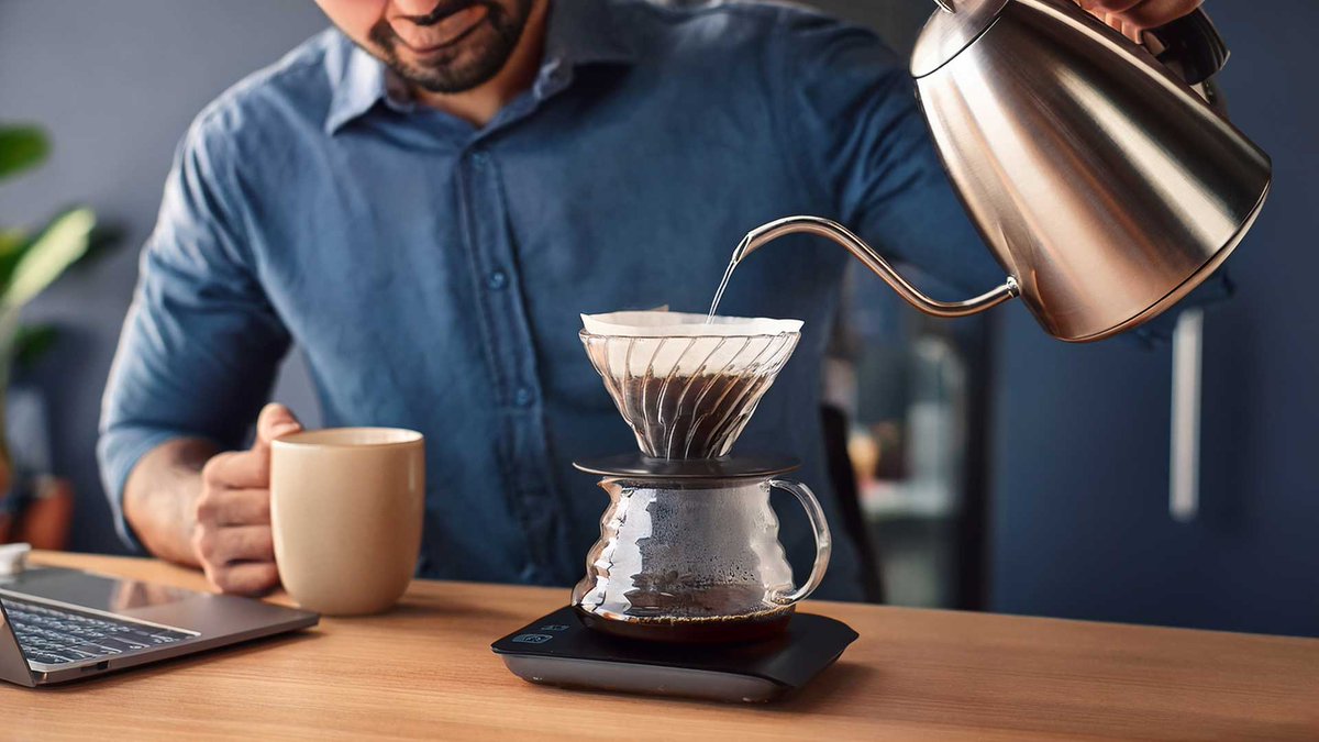 集中時のコーヒーは淹れ方を工夫。豆を細かく挽き、蒸らし時間を長めに。成分抽出UPで深い味わい。気分シャキッ、脳に刺激。抽出変えて集中力UP。#コーヒー淹れ方 #集中力 #ハンドドリップ