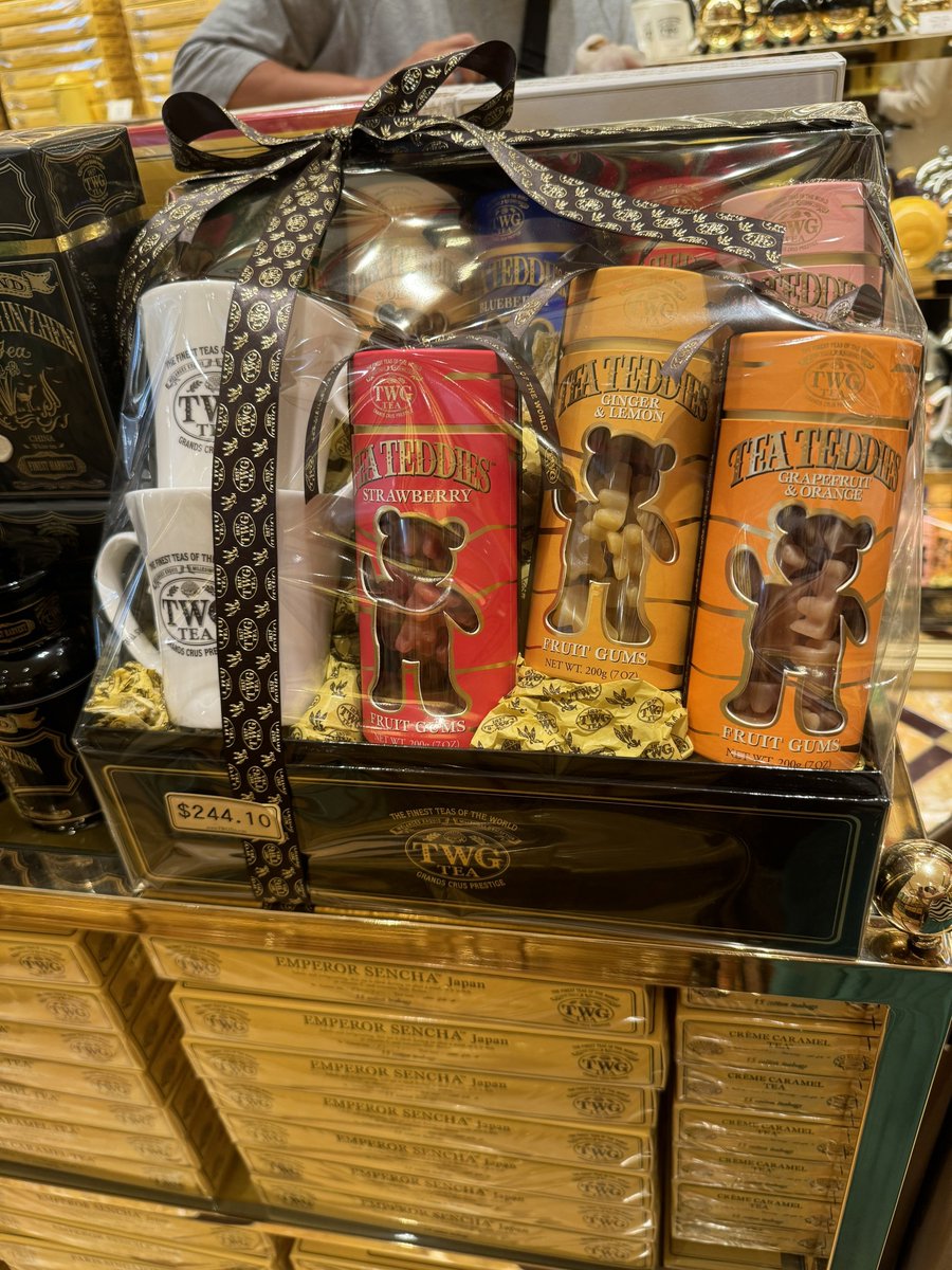 ditwp_du's tweet image. TWGグミを買いたいんですが、高島屋はセットで売っていて……😭私は湯飲みと急須は必要ありません。🥺