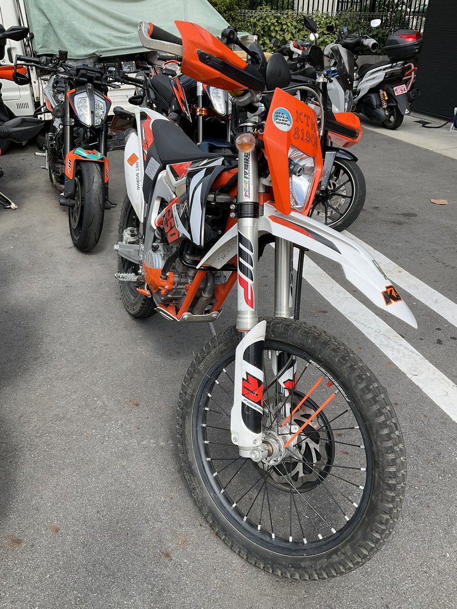 KTM819O4's tweet photo. #390AdventureR #FREERIDE250F https://t.co/zz2mvS997h