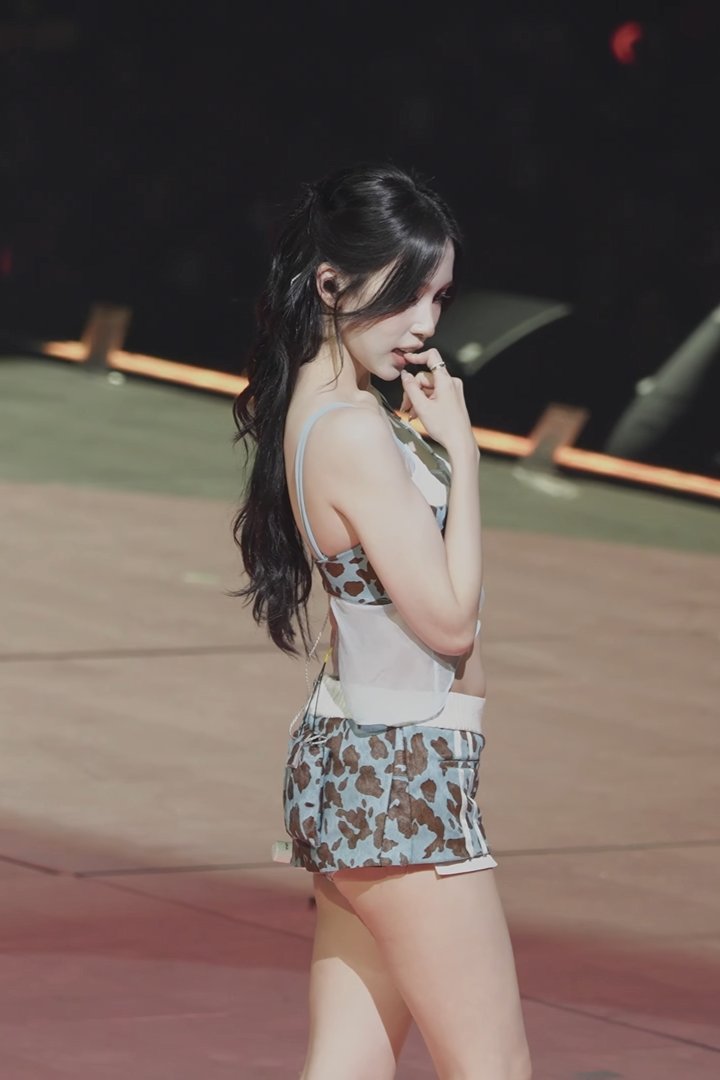 997MYMN's tweet photo. 🫠🫠🫠 https://t.co/vmCNxiDH0T