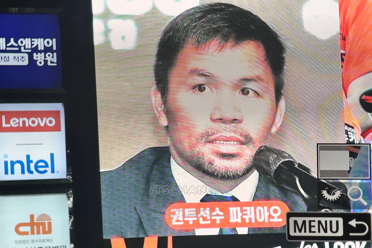 bonbonxbase's tweet photo. 이닝교대이벤트때 뜬 화면보고 수비달려나오던 성주 가르키는 창기🙄 동생이렇게놀려도되나요 https://t.co/7BWxfiBLUt