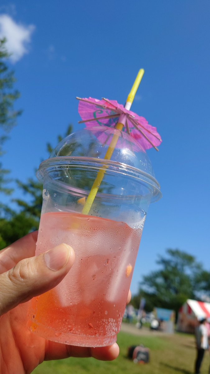 トロピカルドリンク、
めっちゃリゾート気分なヤツ。