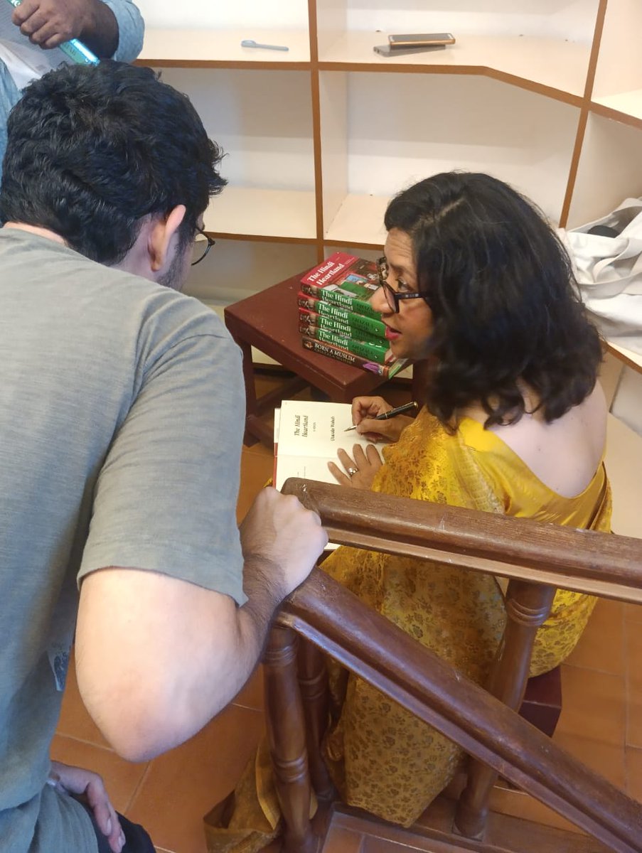 ghazalawahab's tweet photo. Delighted signing copies of #TheHindiHeartland #BornaMuslim & #ThePeacemakers at @harmonybookshop in Banaras. Small, quaint shop, crammed wth books & readers. Many had read me before & one frantically looked for a copy of #DragononourDoorstep to get tht signed too!
@AlephBookCo https://t.co/vxvFpaFuza