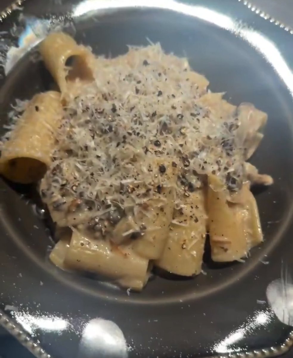 archiveforJK's tweet image. jungkook’s cooked meals 💘