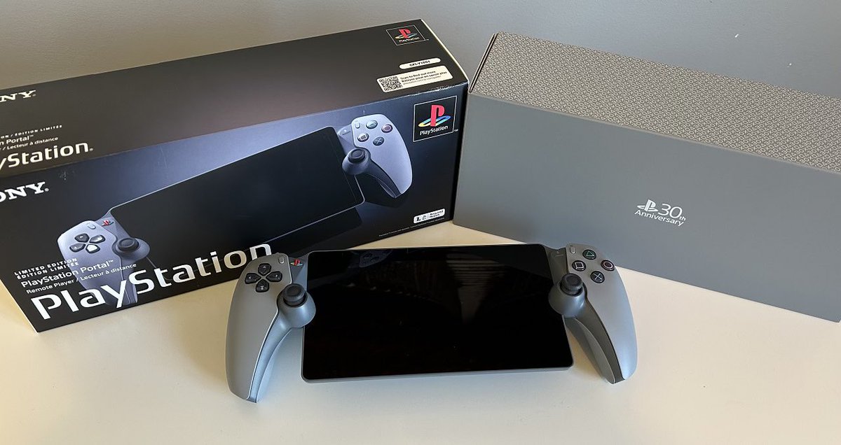 Déballage de la PlayStation Portal et premières impressions! Merci encore aux gens de <a href="/PlayStationCA/">PlayStation Canada</a> 👉 salongaming.ca/2025/09/deball…