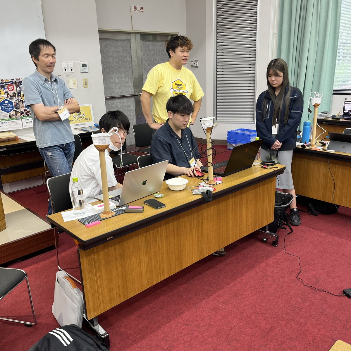 WebIoTmakers's tweet image. 【岡山】最終追い込み💨💨💨
発表まであと1時間⏰
全チーム仕上がってきています✨
#webiotmakers
#メイカーズチャレンジ
#chirimen
#IoTハッカソン
#岡山ハッカソン