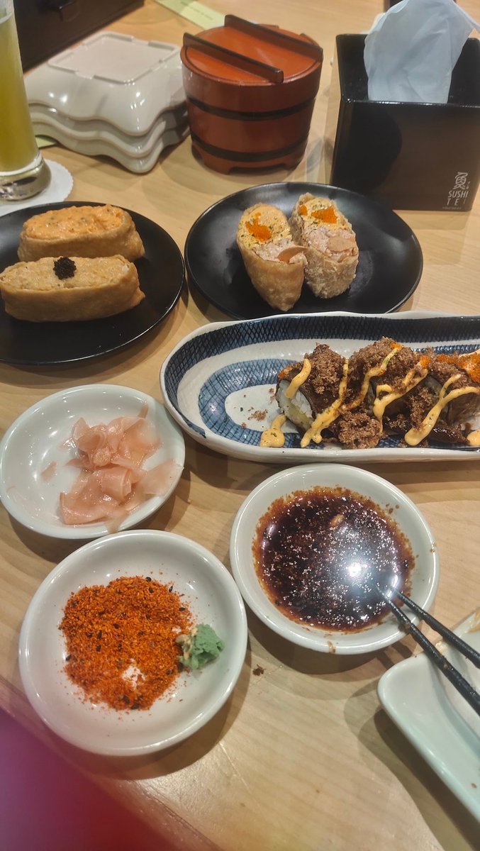 Bitteradorable's tweet photo. 🍣🍙🍘 https://t.co/Y7LLF3VH9W