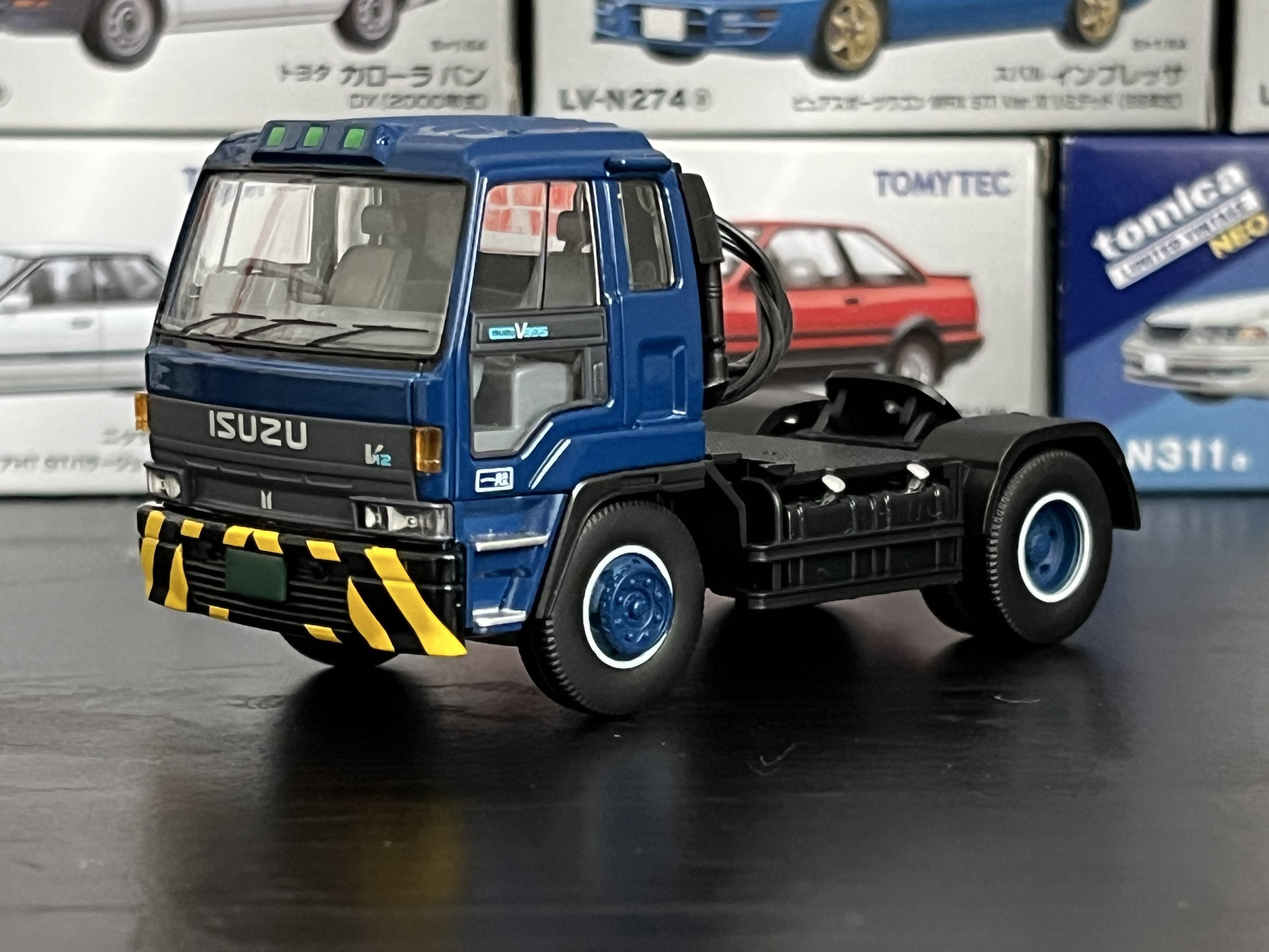 トミカ リミテッドヴィンテージネオ いすゞ 810EX &エルフセフテー