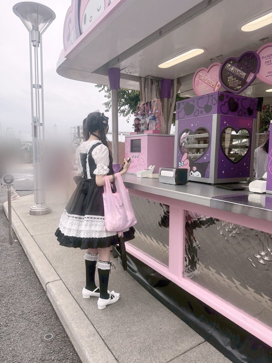 みる (@miruru_sugar) on Twitter photo チュロス購入中....⋆. 𐙚 ˚ チュロス購入中....⋆. 𐙚 ˚