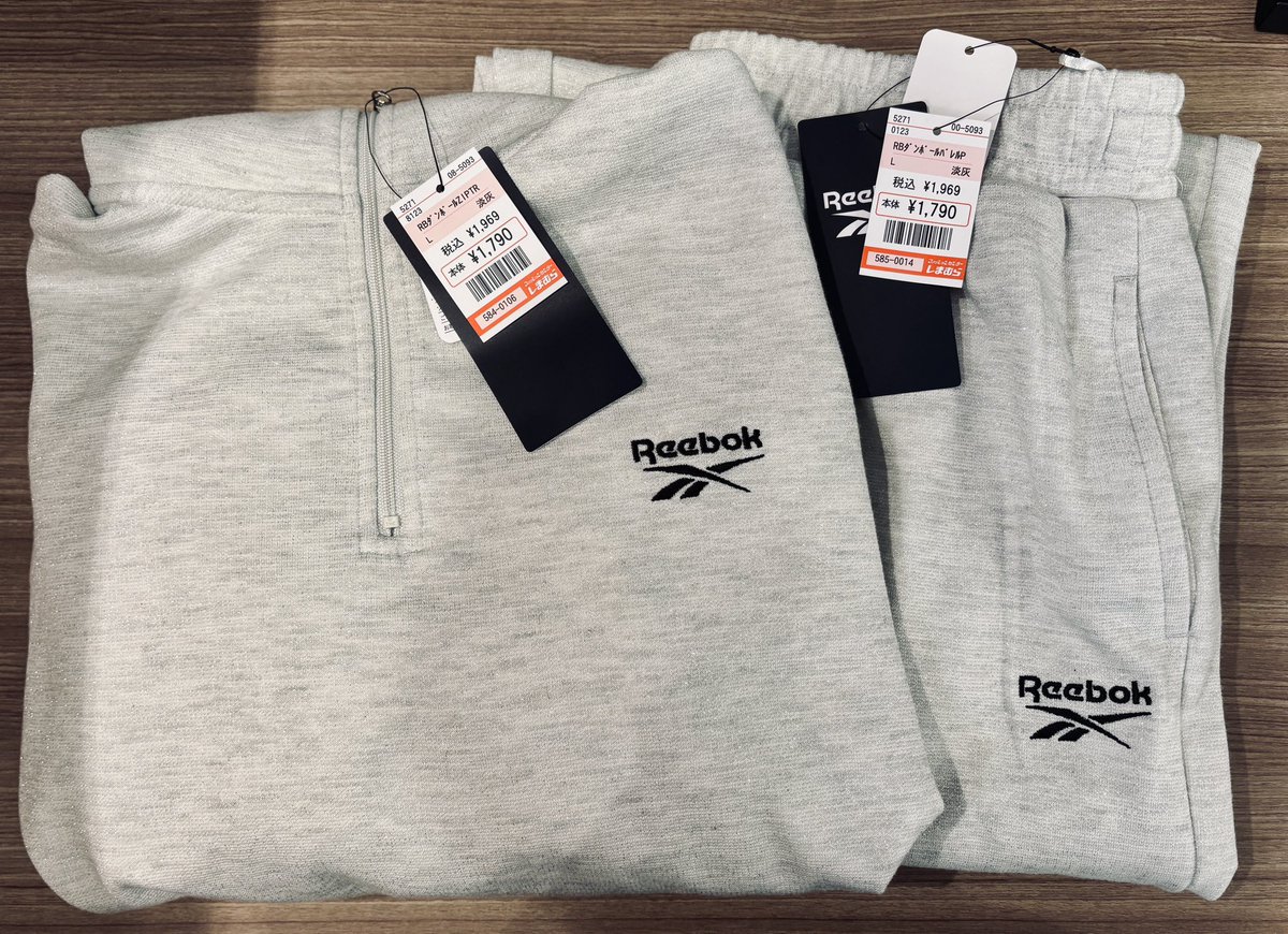 tacchan0508's tweet photo. しまむらでPerfume着用のReebokスウェット(あ〜ちゃん着用)を購入！
レディースのみだがＬサイズなら男性でも着れる！
トップスの丈は短いのでインナー着るか腹筋割ってチラ見せする必要あり！ https://t.co/uNb2qlVskA