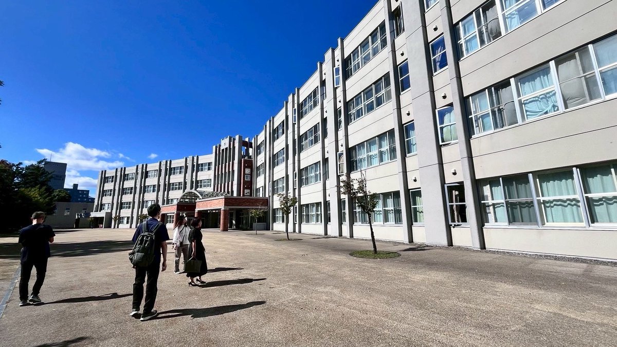 昨日高校の同窓会総会のキックオフ会にリモート参加🏫来年8月開催に向けて準備始動☺️校舎は新しくなってしまったけど高校時代振り返ると懐かしいなぁ😌 #taqmin #同窓会 #札幌北高