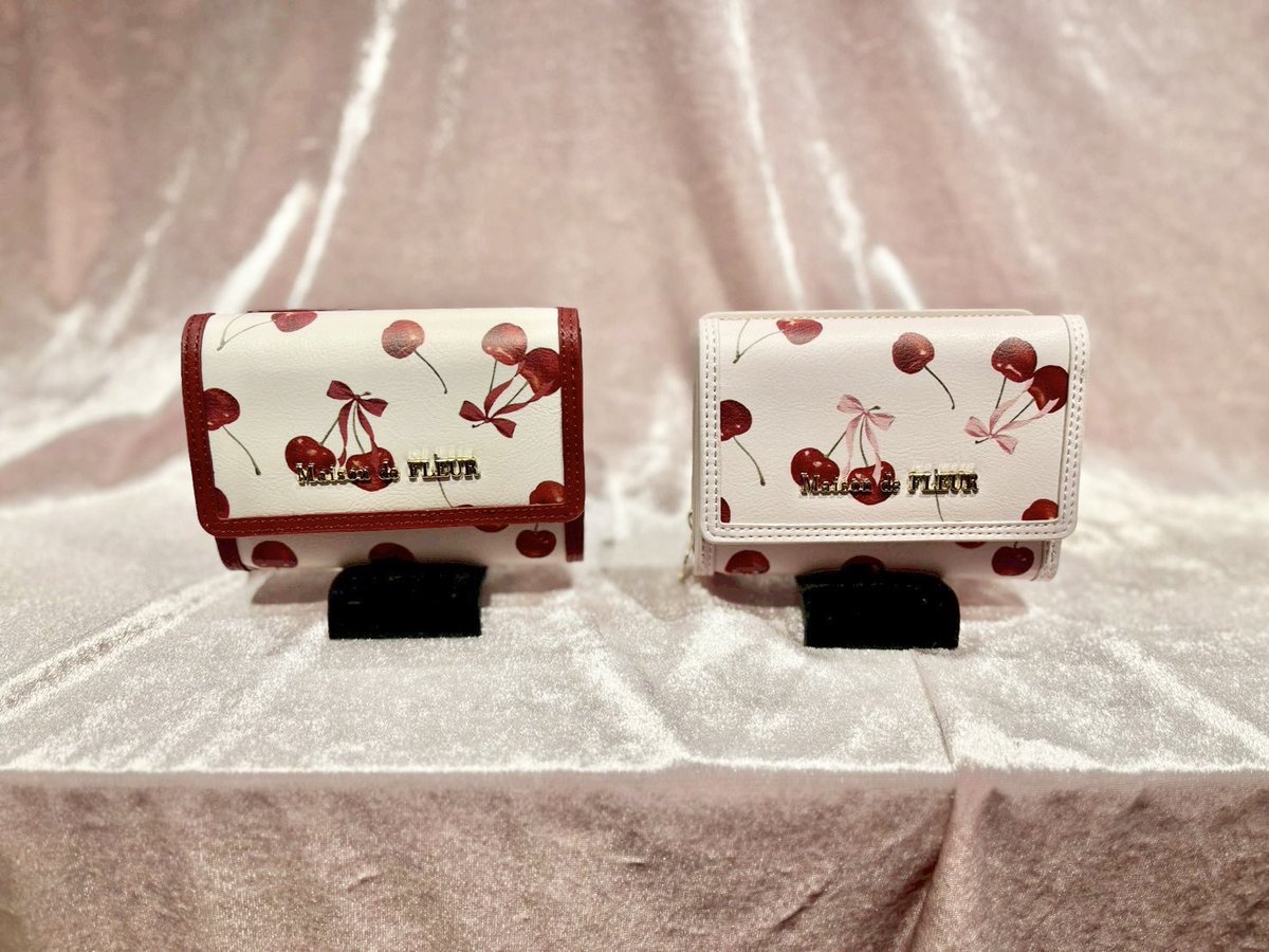 🍒新作アイテム🍒 ミニウォレットから大人可愛いチェリー柄が登場です