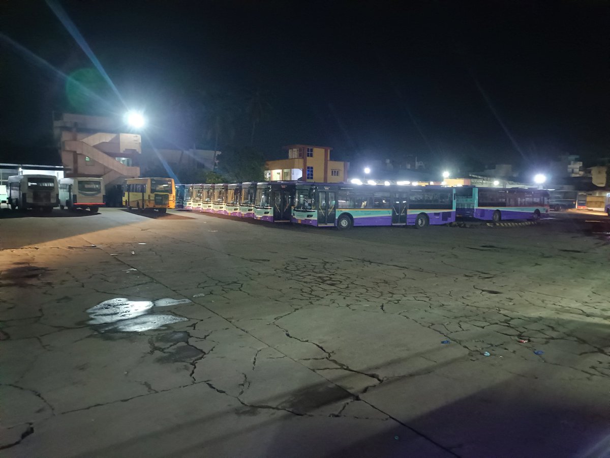 கூடிய விரைவில் சேலத்தை வலம்வர தயார் நிலையில் உள்ள ULE பேருந்துகள் 😍
<a href="/SalemHub/">The Salem Hub</a> <a href="/TheSalemNew/">The Salem New</a> <a href="/tnstcbus/">TNSTC Enthusiasts</a>